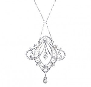 Edwardian platinum statement necklace set with diamonds.