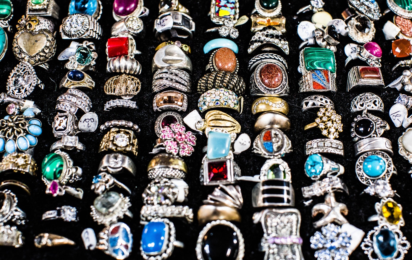 8 Reasons to Buy Vintage Jewelry San Diego - Leo Hamel Fine Jewelers Blog