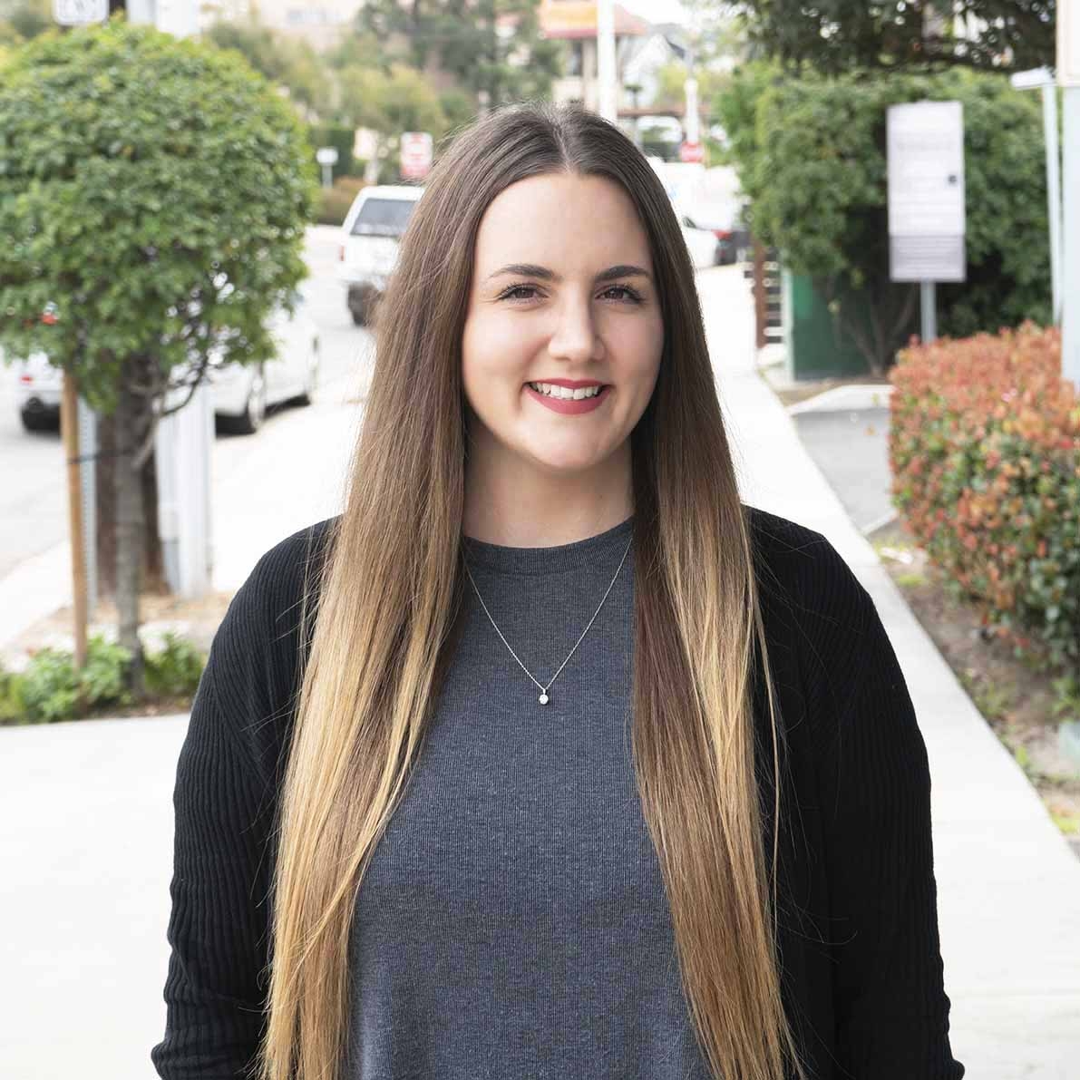 professional headshot of Taylor Jones, jewelry store saleswoman