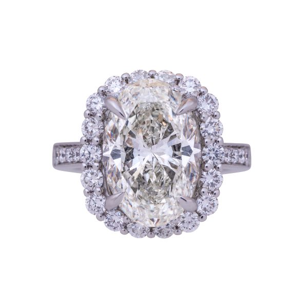 Vintage 6.09 Carats Diamond Halo Ring