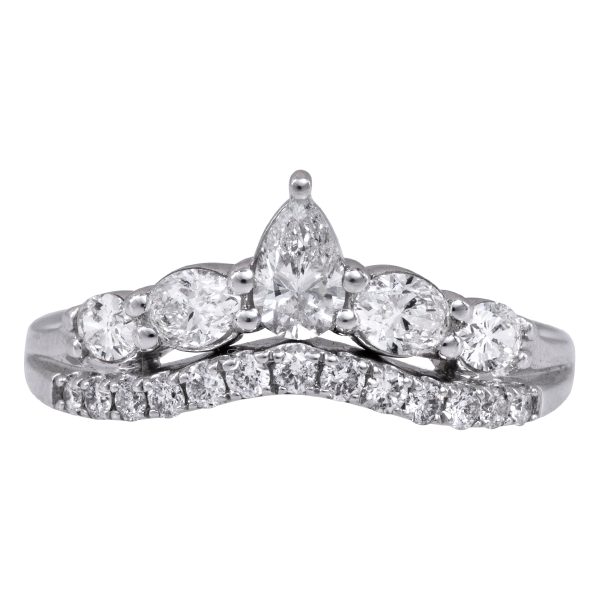 New 0.94 CTW Round, Pear, Oval Diamond Band