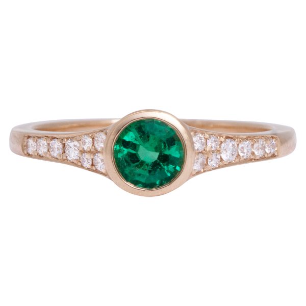 New 0.63 Carats Emerald & Diamond Graduated Ring