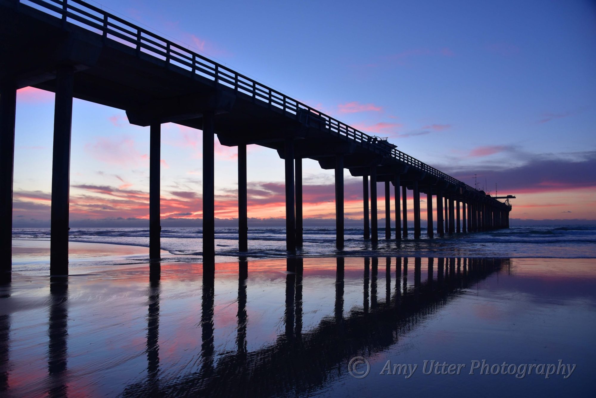 Ocean view of sunset at Scripps Pier.