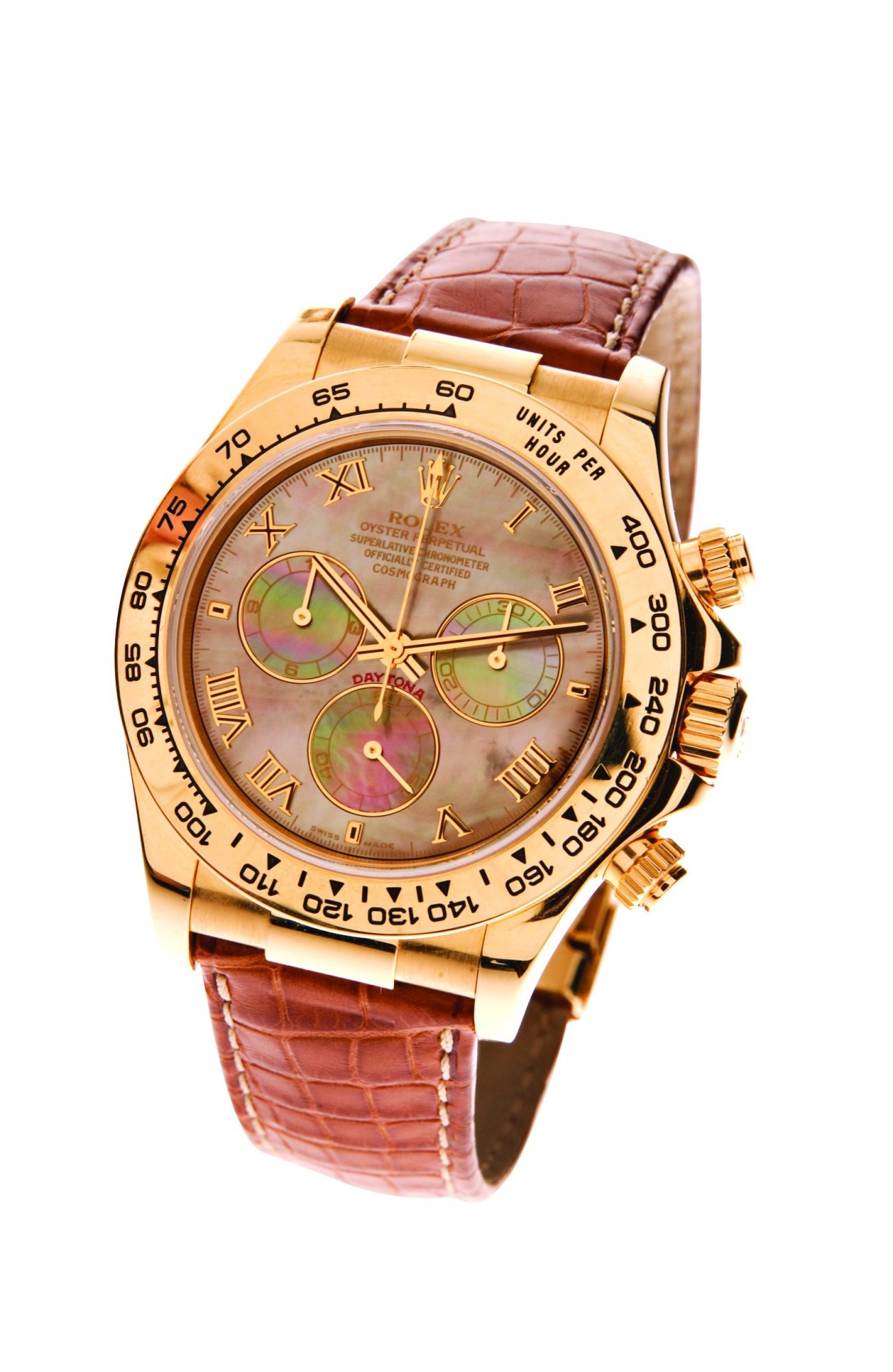 Pre-owned men’s Rolex Daytona in yellow gold with mother-of-pearl dial and leather
strap.