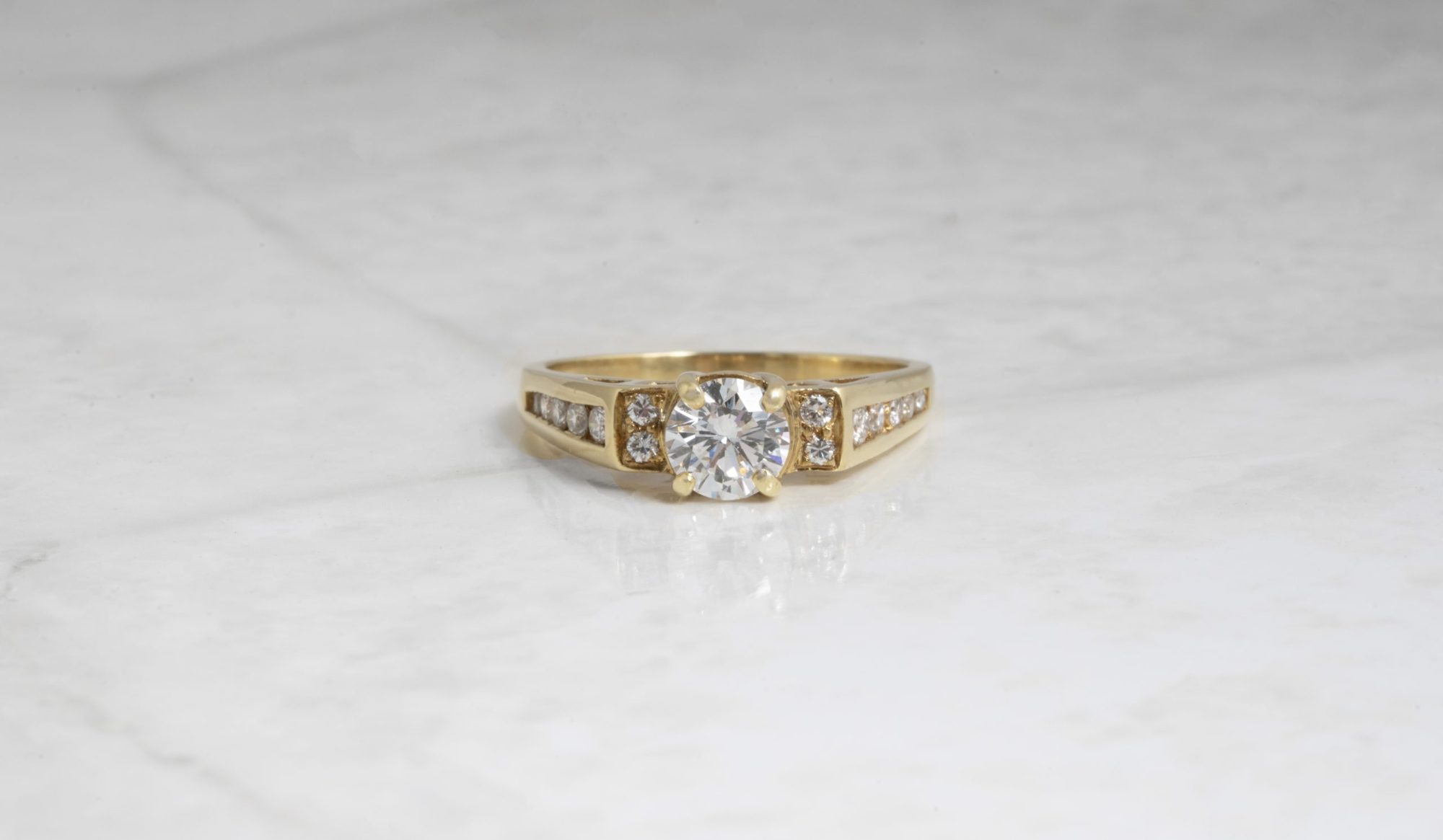 image of yellow gold engagement ring 