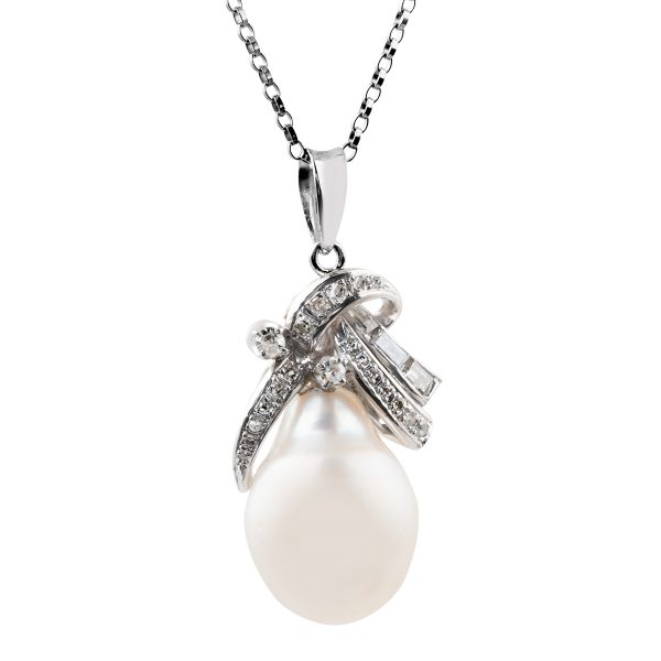 Vintage 0.25 Carats Diamond & Baroque Pearl Pendant