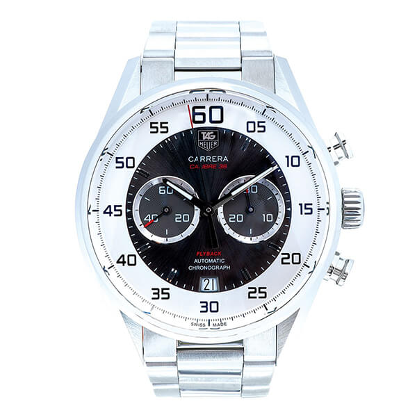 Pre-owned men’s TAG Heuer Carrera Flyback in stainless steel with a black and white
dial.