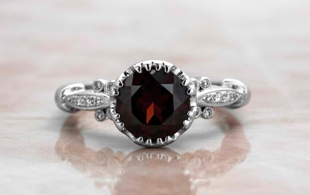 picture of garnet ring